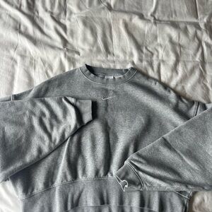 nike cropped crewneck